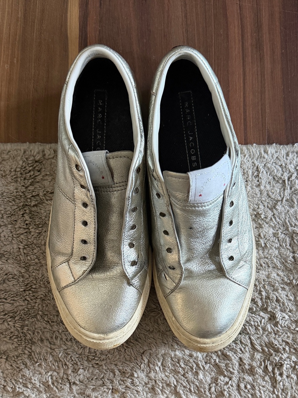 Silver Metallic Sneaker (no laces) || MARC JACOBS || size 39